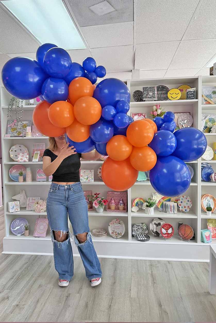 Gator Balloon Garland