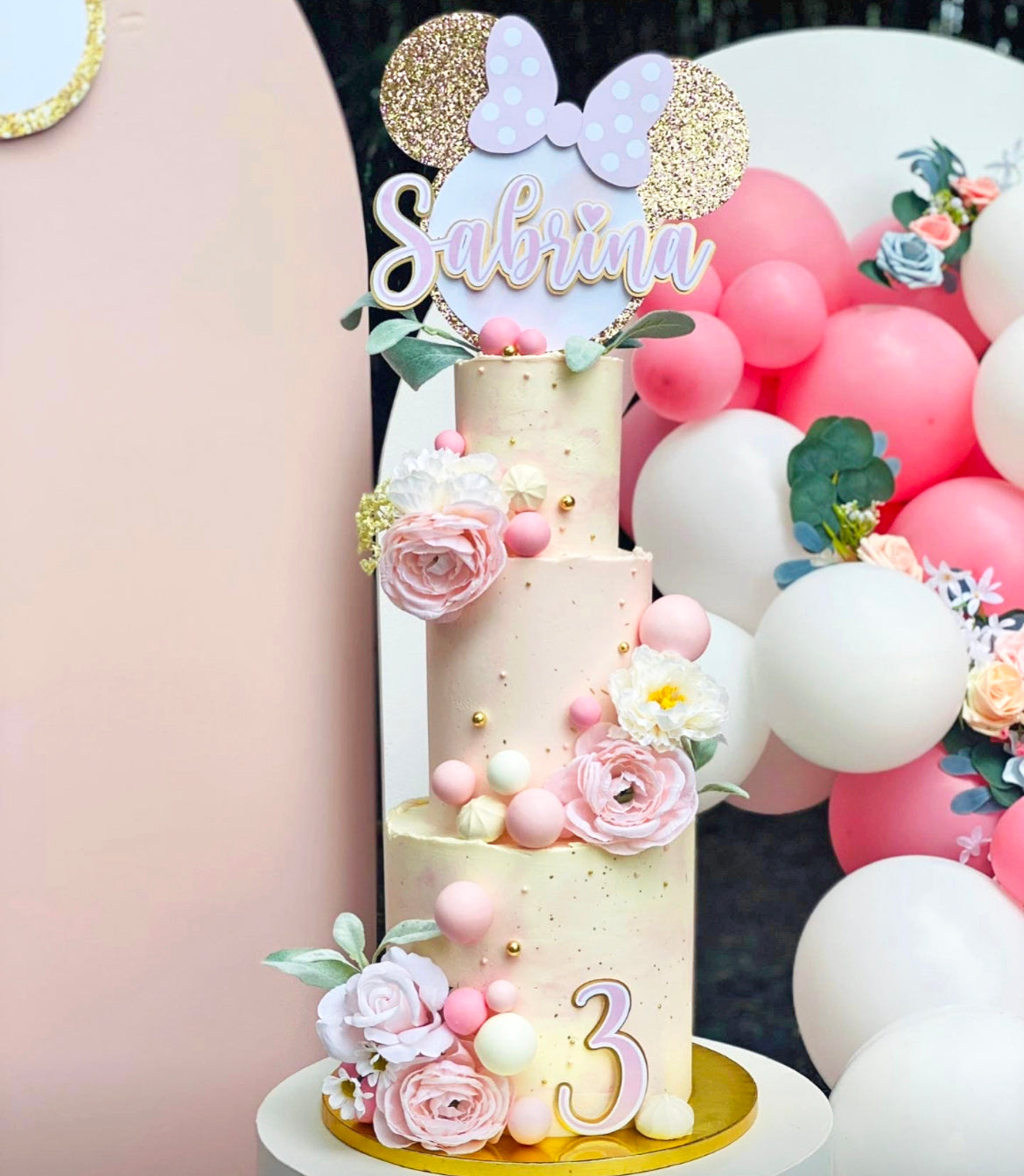 CUSTOM CAKES